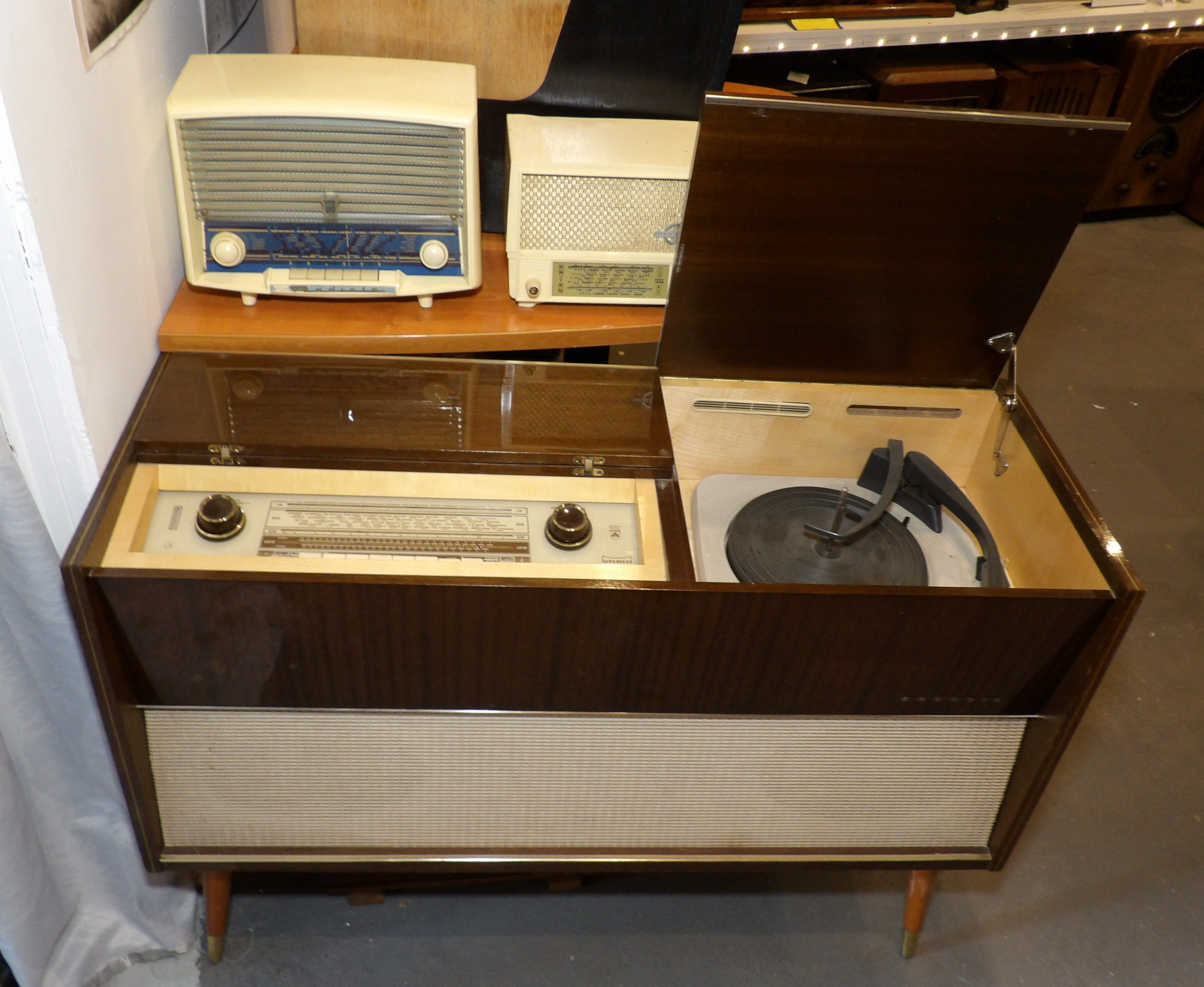 Meuble Radio Pick-up Grundig - FM - Occasion Vintage