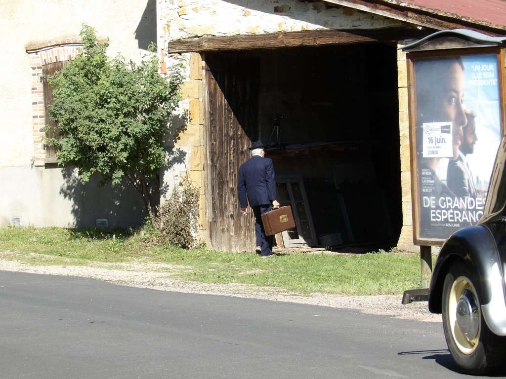 Reconstitution d'une liaison clandestine de la résistance - mise en place de l'émetteur clandestin