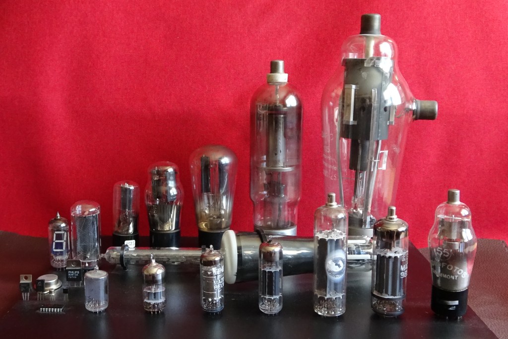 Collection lampes et tubes radio