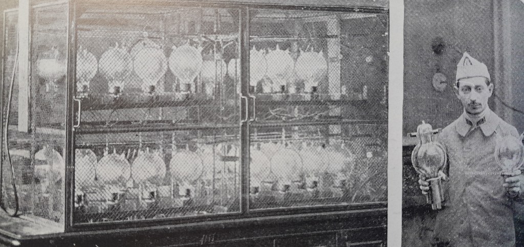 Emetteur à lampes de la tour Eiffel (deuxième version de 1925 puissance 5 Kw)