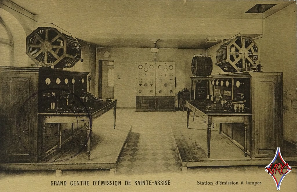 Emetteur à lampes de la station de Sainte - Assise